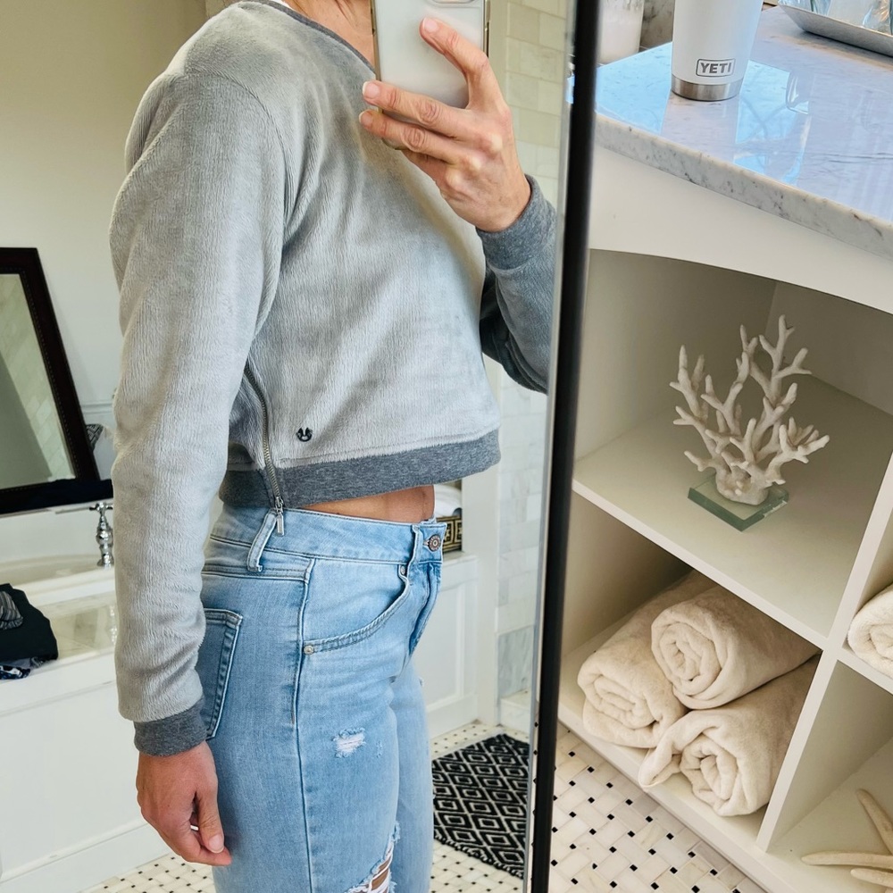 Maaji Size small cropped sweatshirt